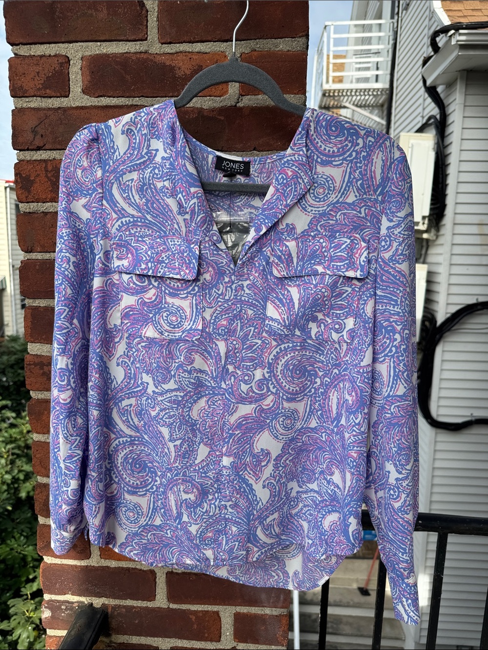 Jones New York Blue and Pink Paisley Blouse - Women's Top Sz S